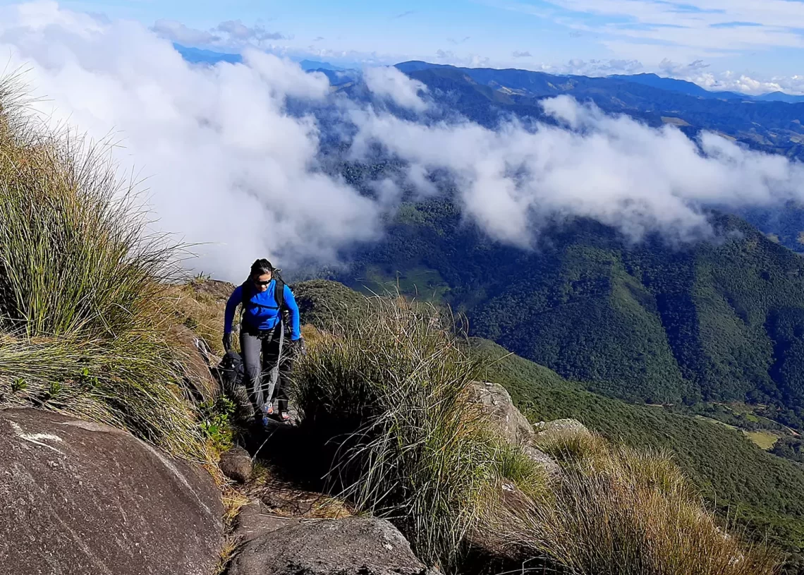 Pico dos Marins (2.420m): o guia definitivo do bate-volta de 1 dia na Serra da Mantiqueira